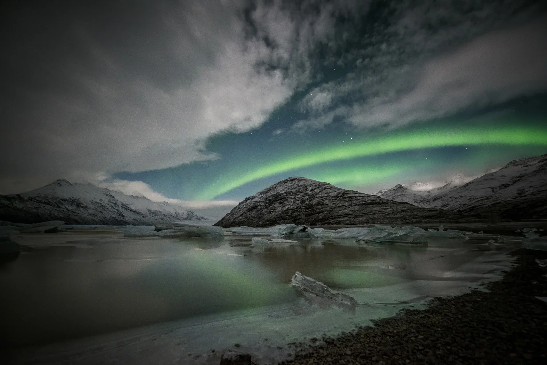 Arco di aurora boreale