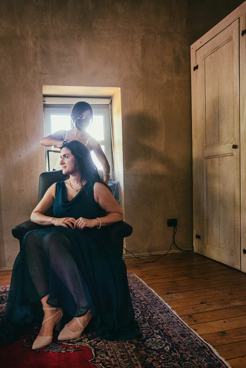 Una damigella al matrimonio nelle Langhe