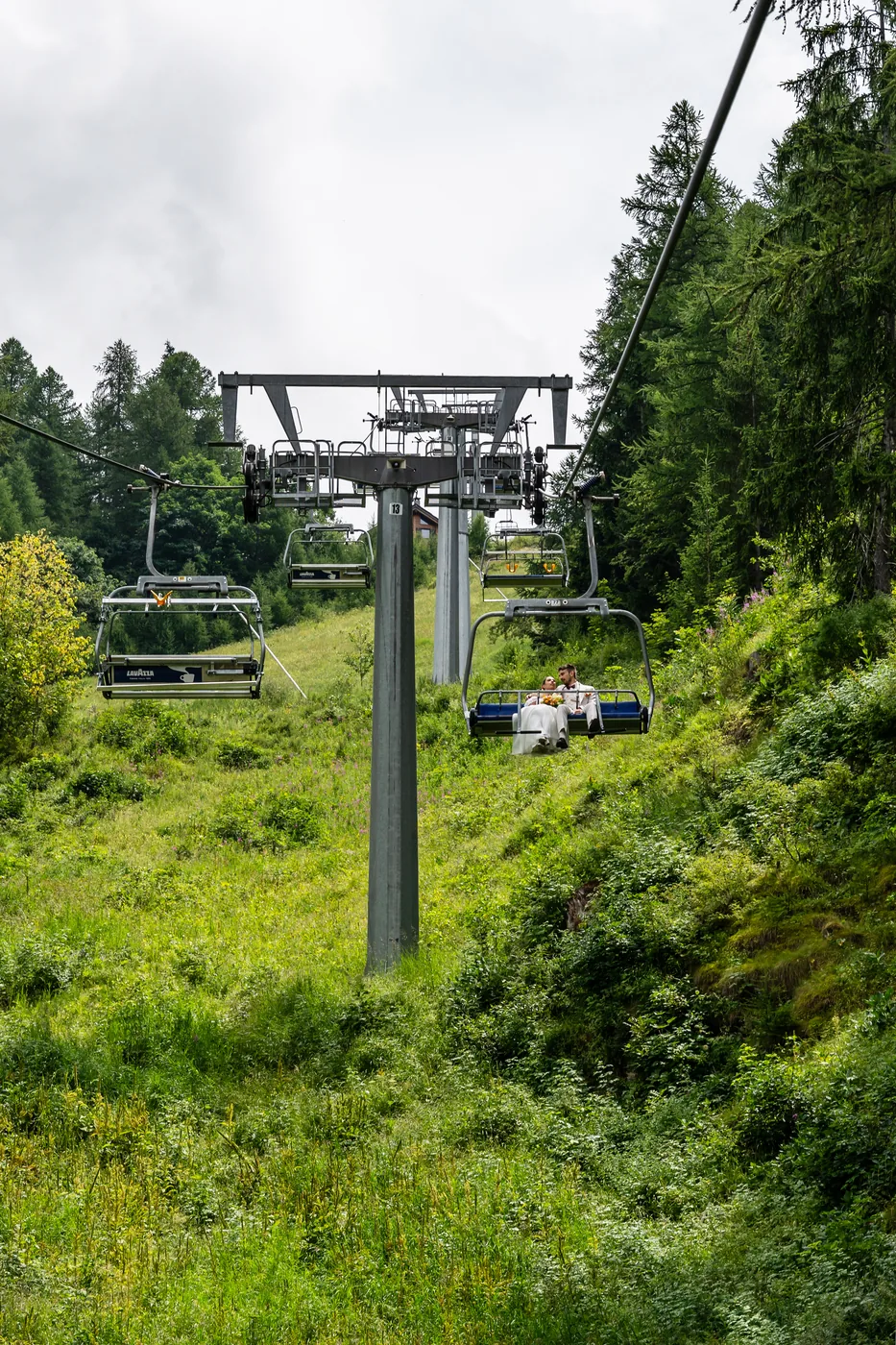 Salita in seggiovia verso la cerimonia, matrimonio Chesal Bardonecchia