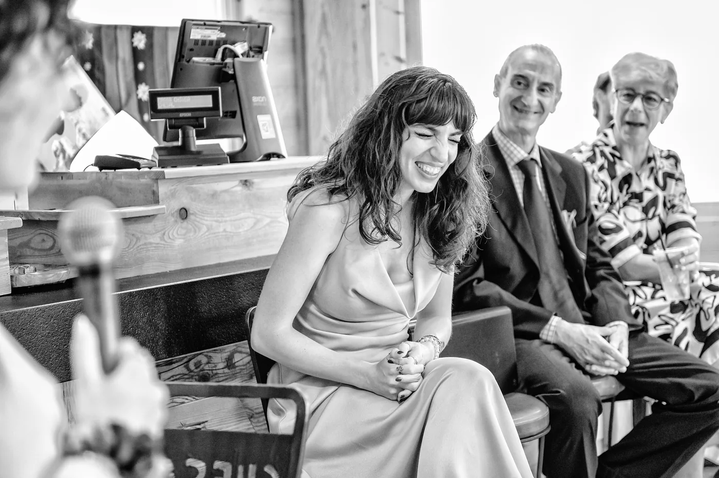 Sposa con i genitori in bianco e nero, matrimonio Chesal Bardonecchia