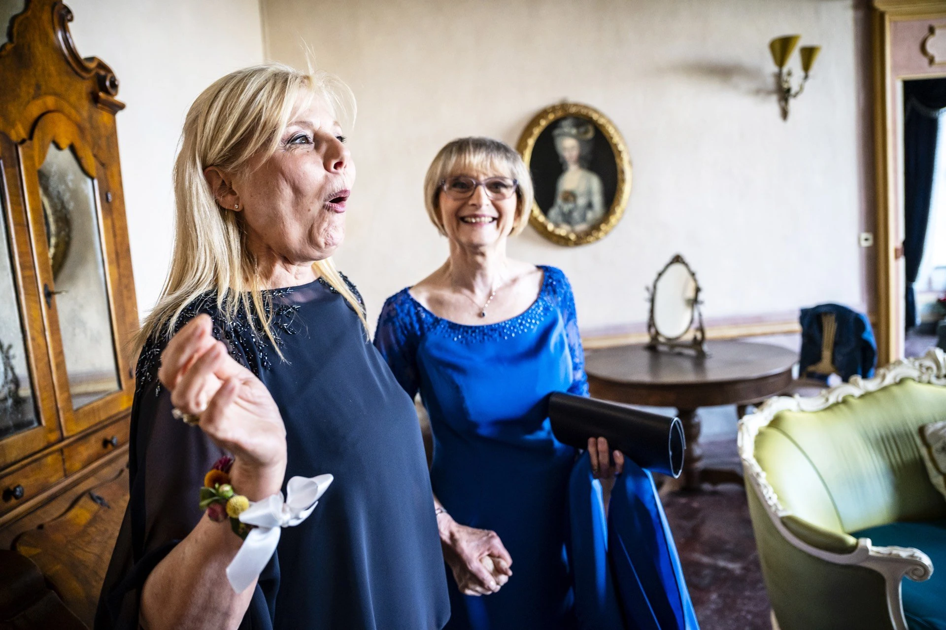 Emozione amica sposa matrimonio reportage naturale