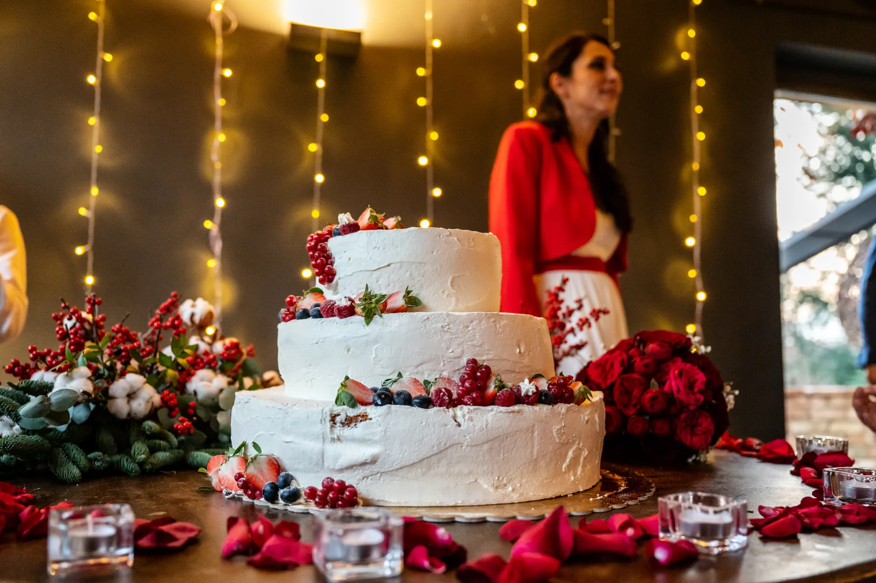 La torta nuziale con le rose rosse, Maison Verte, Cantalupa