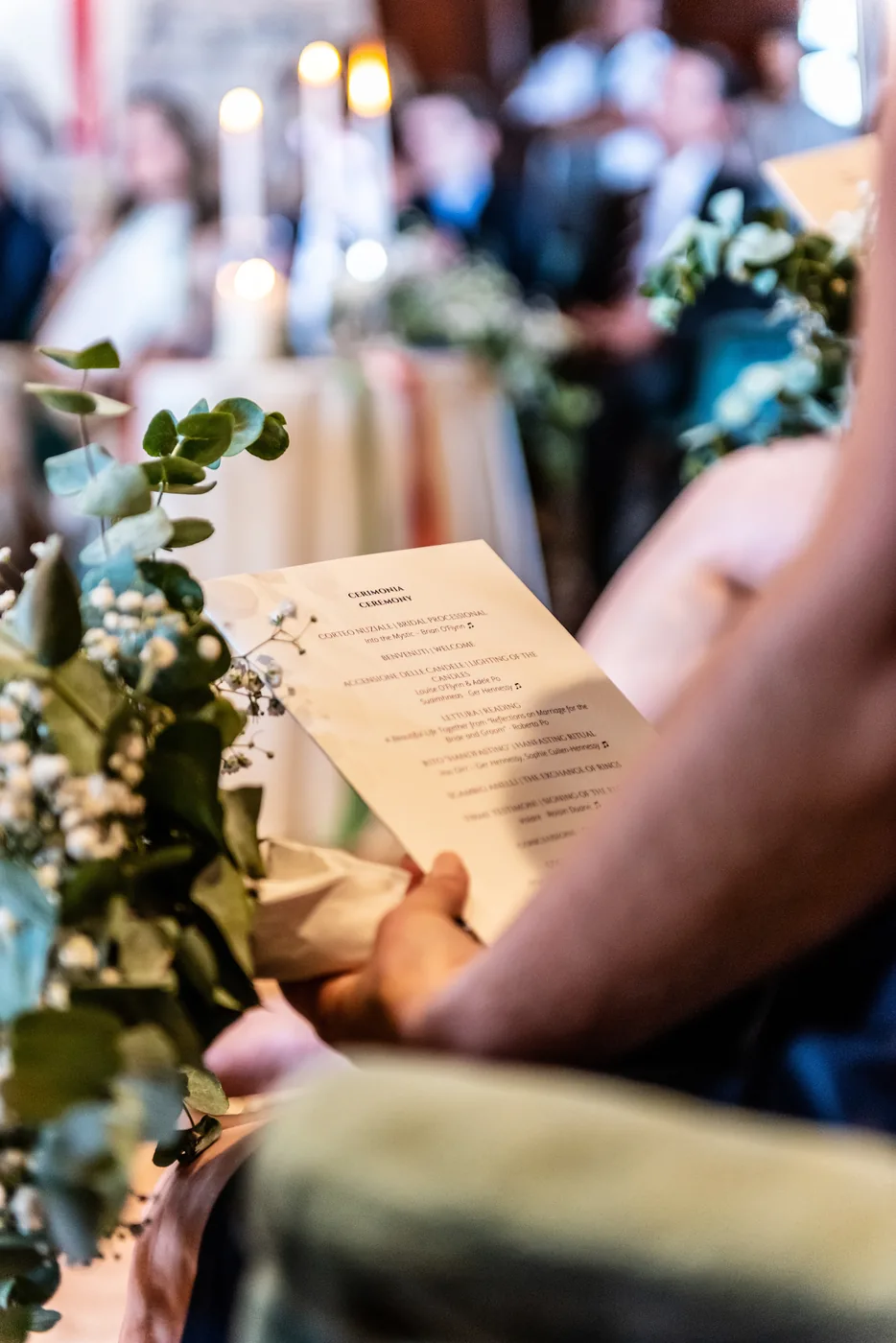 Lettura durante la cerimonia, dettaglio, matrimonio Castello di Grinzane Cavour Langhe