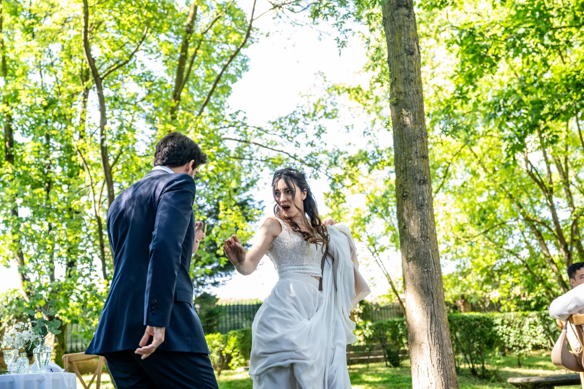 Il ballo degli sposi nel giardino di La Scrivana