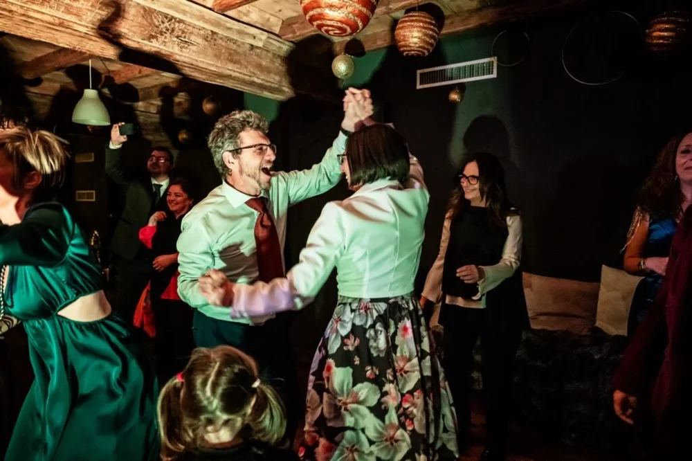 Festa e ballo con gli amici alla Maison Verte