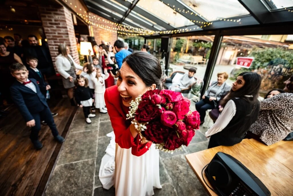 Lancio del bouquet — matrimonio Maison Verte Cantalupa