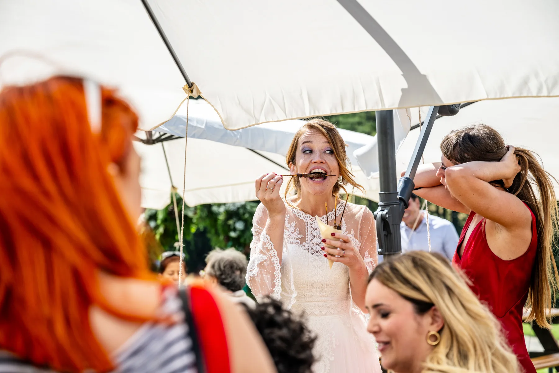 Aperitivo sotto il tendone con gli ospiti, Pian del Sole, Bardonecchia