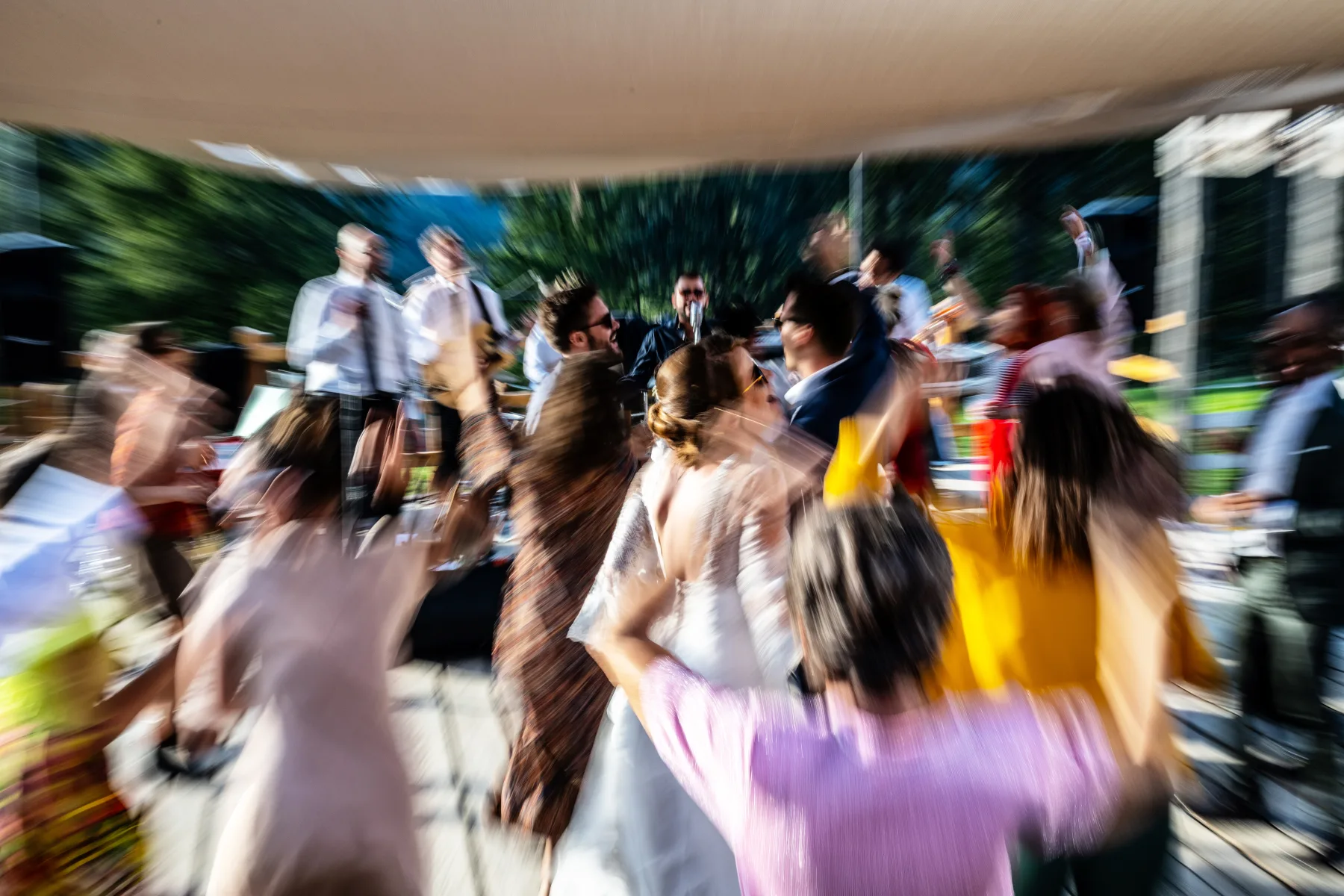 Ballo e festa con gli ospiti, matrimonio a Pian del Sole, Bardonecchia