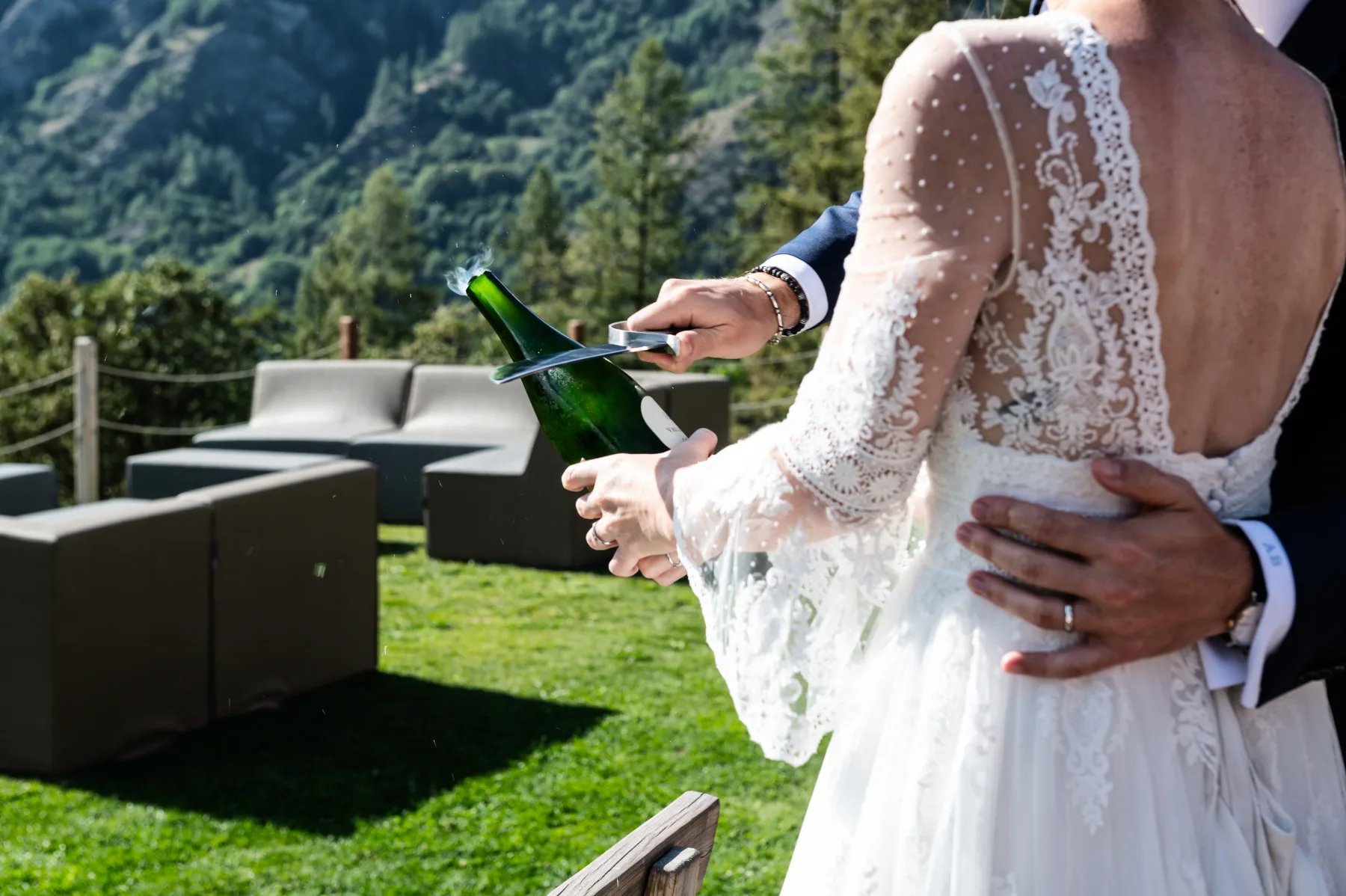 Brindisi della sposa, dettaglio del momento, Bardonecchia