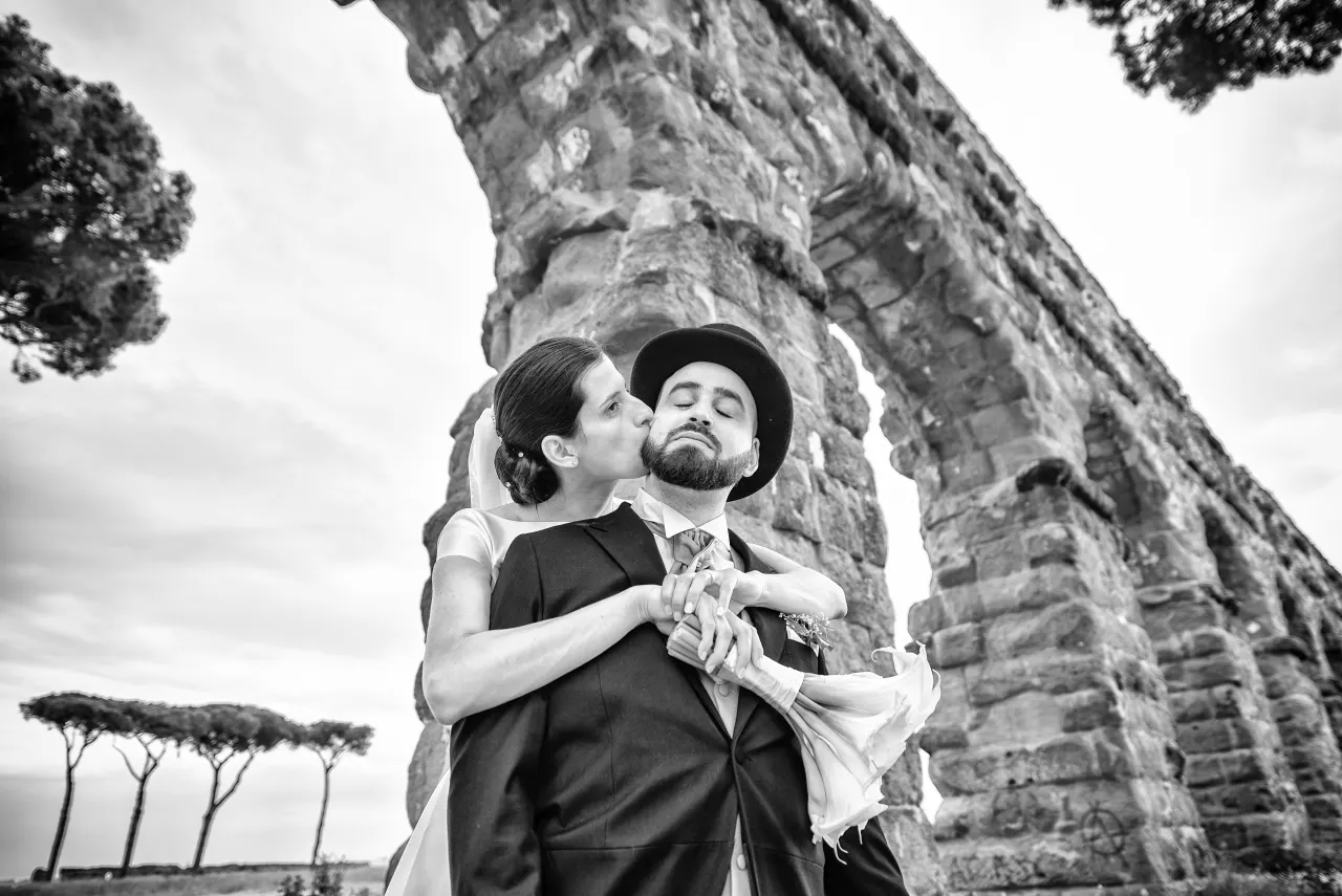 Matrimonio a Roma al Parco degli Acquedotti, il ricevimento (bianco e nero)