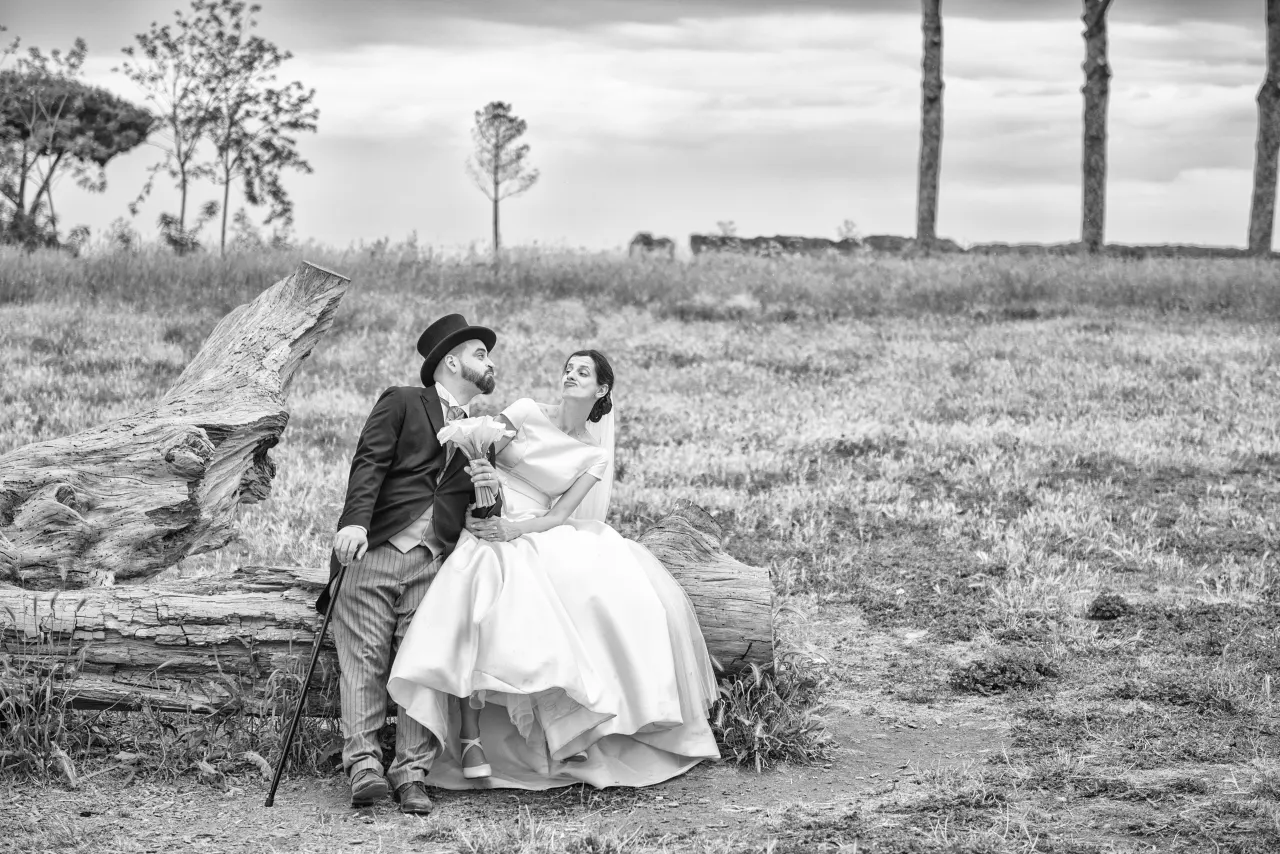 Matrimonio a Roma al Parco degli Acquedotti, ritratto della sposa (bianco e nero)