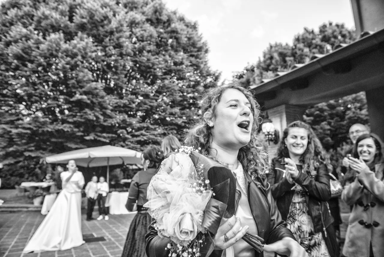 Matrimonio a Roma al Parco degli Acquedotti, i preparativi (bianco e nero)