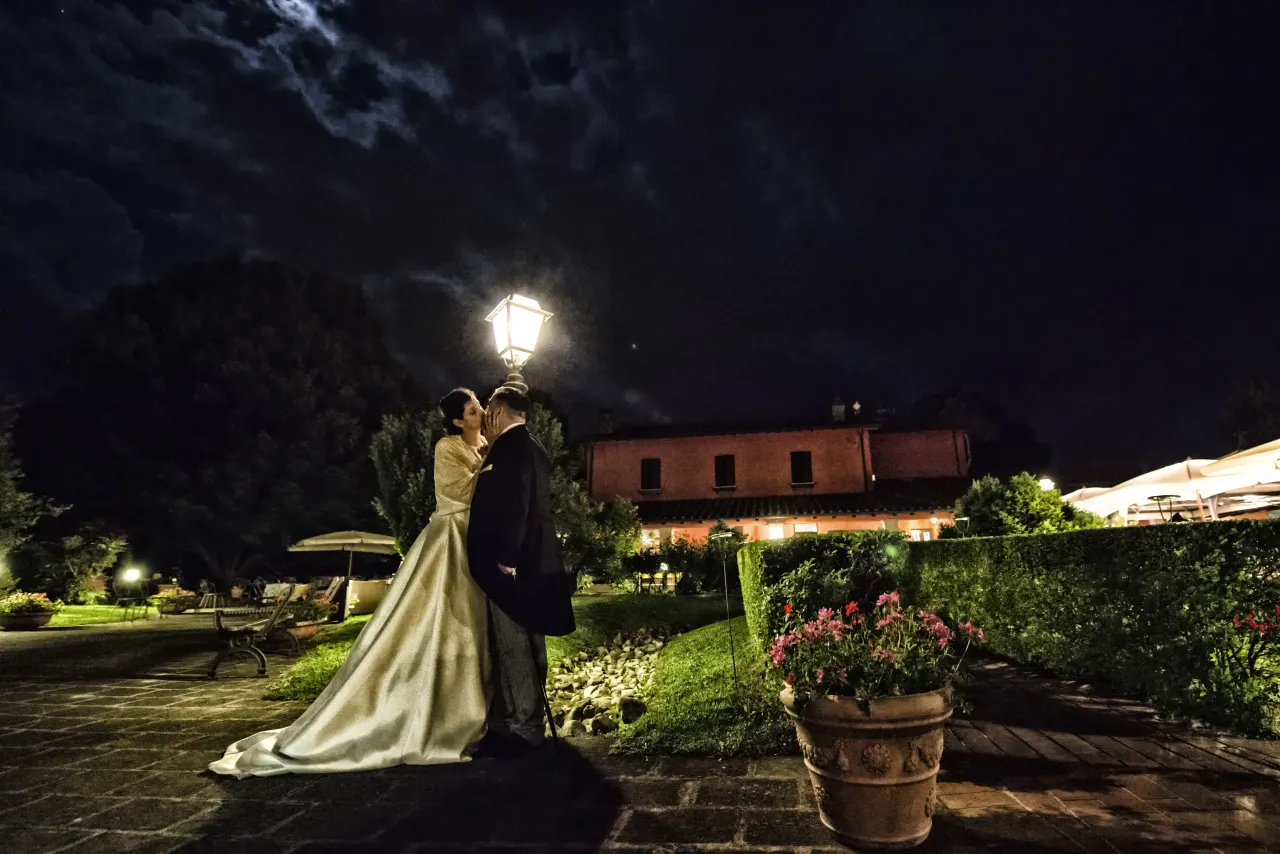 Matrimonio a Roma al Parco degli Acquedotti, un momento spontaneo
