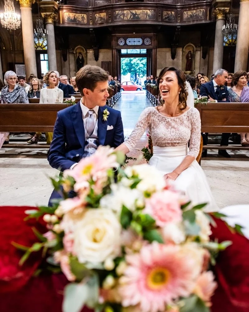 Cerimonia in chiesa con bouquet — matrimonio Torino