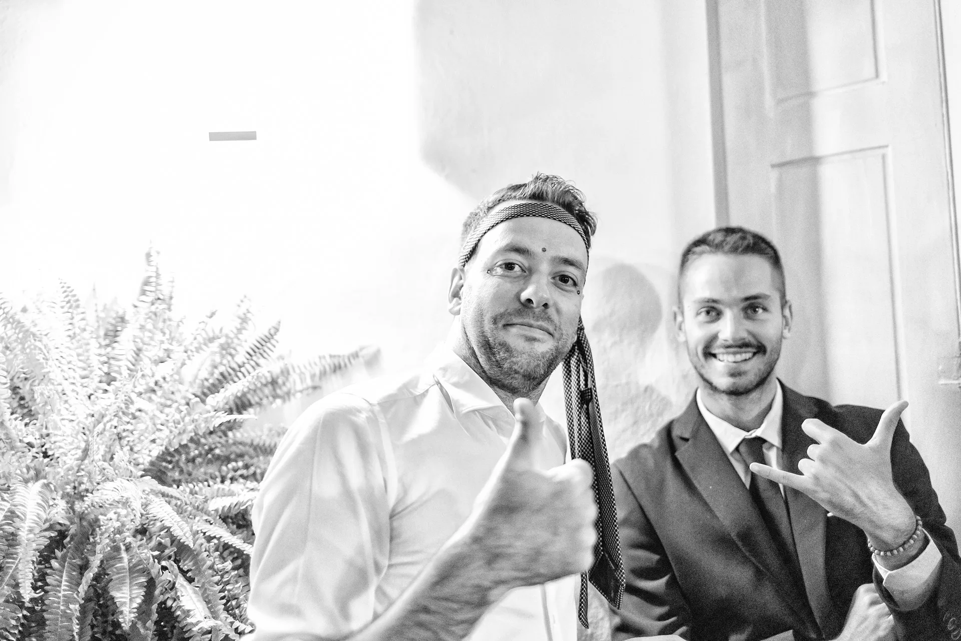 Ospiti durante la festa di matrimonio al Ristorante Esperia, fotografia in bianco e nero matrimonio Torino