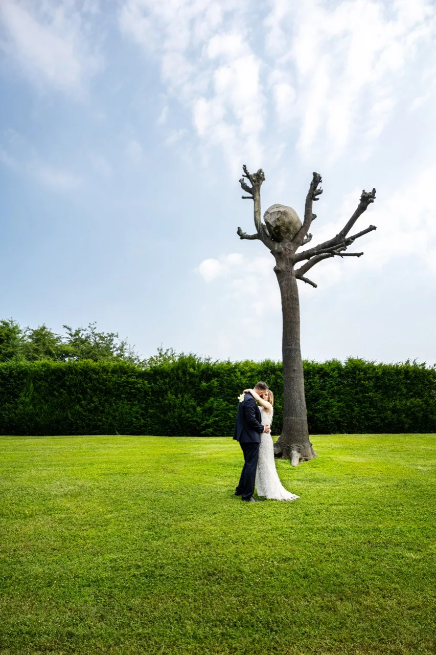 Matrimonio Reggia di Venaria — abbraccio