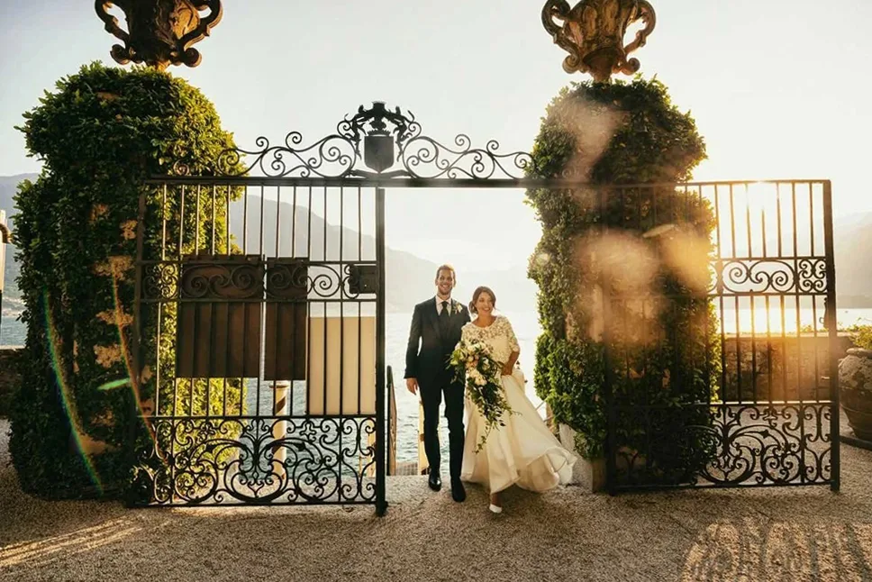 Luce controluce sul Lago di Como durante un matrimonio