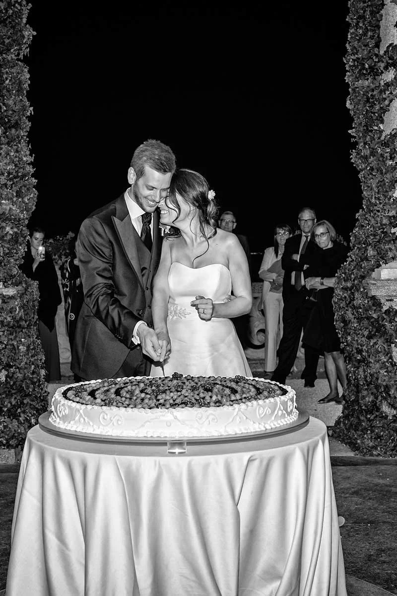 Taglio della torta al ricevimento di Villa Balbianello