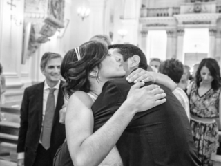 fotografa-matrimonio-wedding-reportage-leuca-puglia-abbraccio-fratelli-sposa